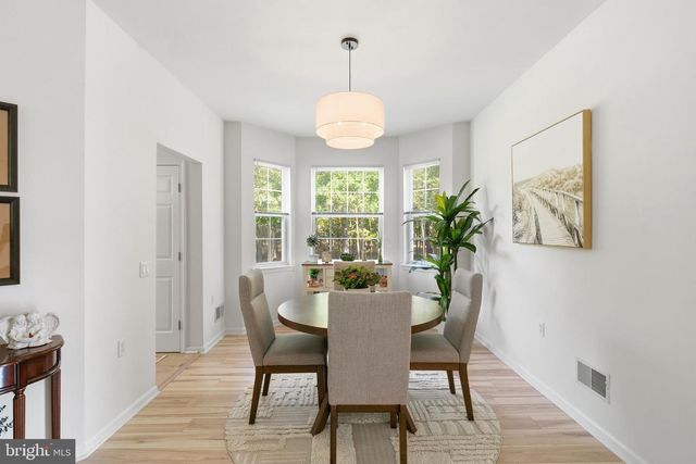 7 RIVER BEND CT, Barnegat, NJ 08005