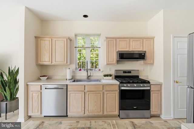 7 RIVER BEND CT, Barnegat, NJ 08005