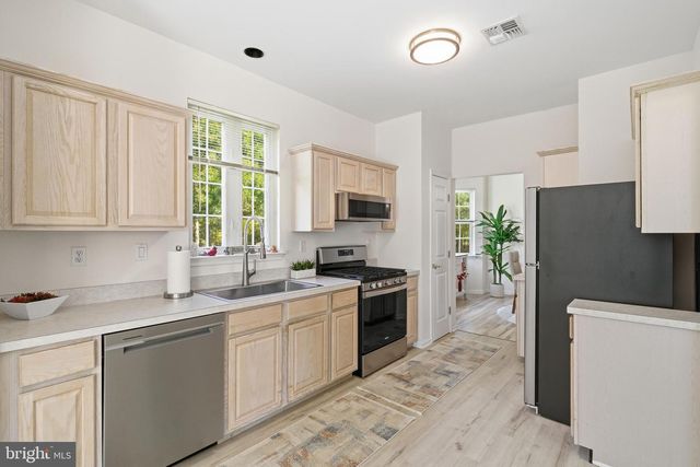 7 RIVER BEND CT, Barnegat, NJ 08005