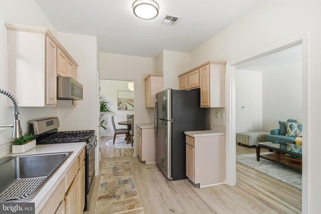 7 RIVER BEND CT, Barnegat, NJ 08005