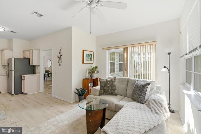 7 RIVER BEND CT, Barnegat, NJ 08005