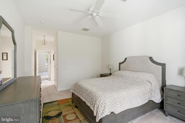 7 RIVER BEND CT, Barnegat, NJ 08005