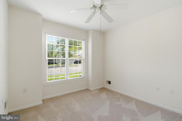 7 RIVER BEND CT, Barnegat, NJ 08005