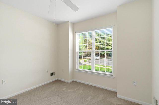 7 RIVER BEND CT, Barnegat, NJ 08005