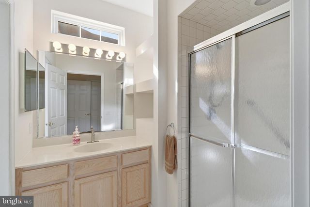 7 RIVER BEND CT, Barnegat, NJ 08005