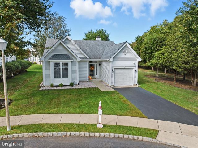 7 RIVER BEND CT, Barnegat, NJ 08005