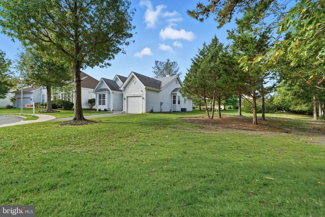 7 RIVER BEND CT, Barnegat, NJ 08005