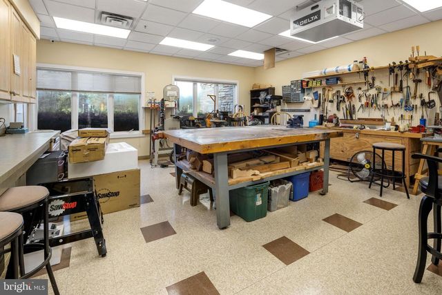 7 RIVER BEND CT, Barnegat, NJ 08005