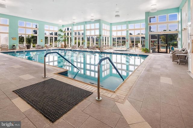 7 RIVER BEND CT, Barnegat, NJ 08005