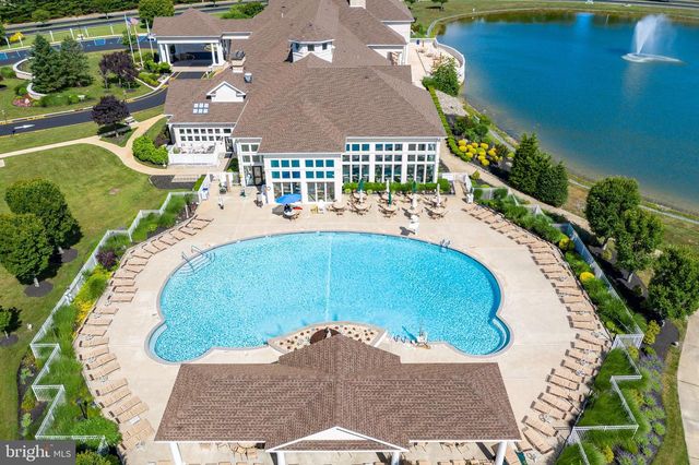 7 RIVER BEND CT, Barnegat, NJ 08005