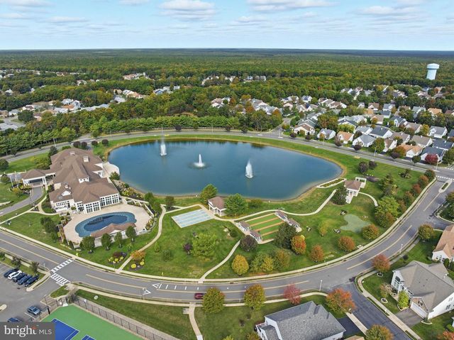 7 RIVER BEND CT, Barnegat, NJ 08005