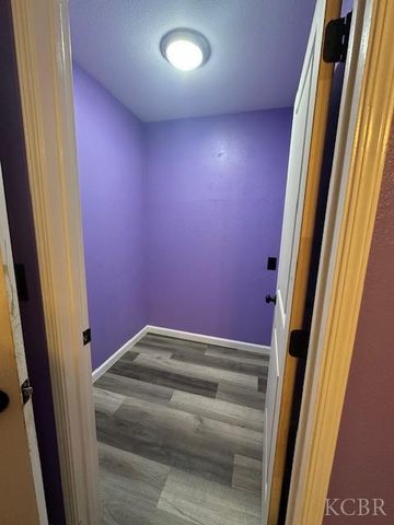 982 Cedarwood Street, Hanford, CA 93230