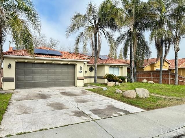 982 Cedarwood Street, Hanford, CA 93230