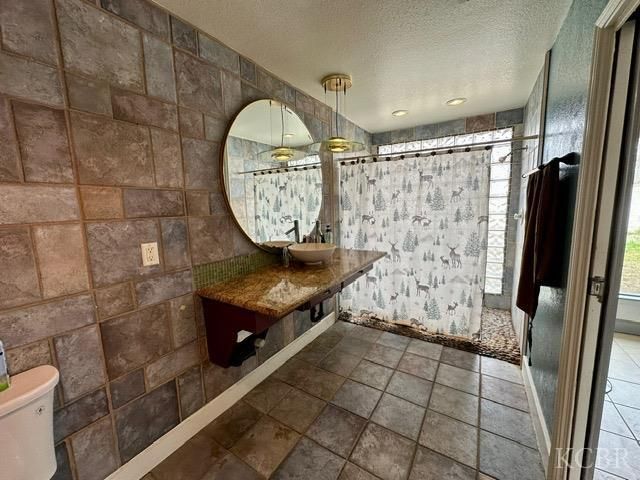 982 Cedarwood Street, Hanford, CA 93230