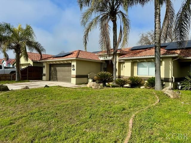 982 Cedarwood Street, Hanford, CA 93230