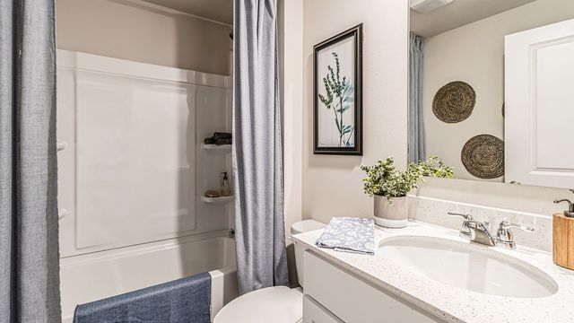 701 E Saber Place, Indianola, IA 50125