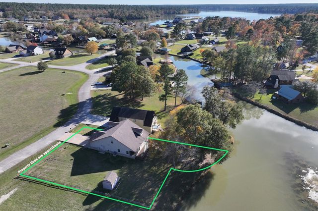 14 Wildwood Lake Dr, Huntsville, TX 77340