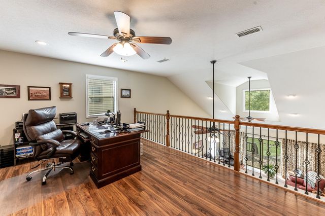 14 Wildwood Lake Dr, Huntsville, TX 77340