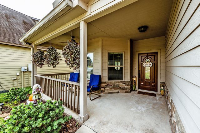 14 Wildwood Lake Dr, Huntsville, TX 77340