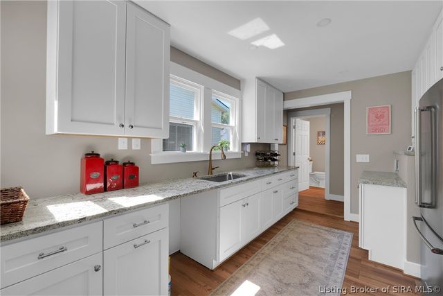 208 E Park Place, Jeffersonville, IN 47130