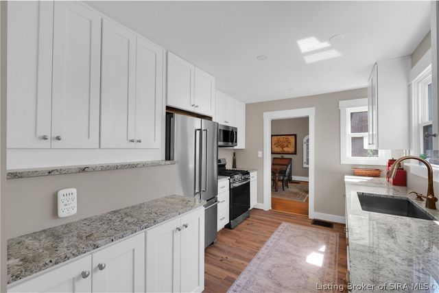 208 E Park Place, Jeffersonville, IN 47130