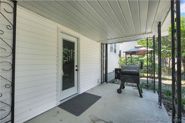 208 E Park Place, Jeffersonville, IN 47130