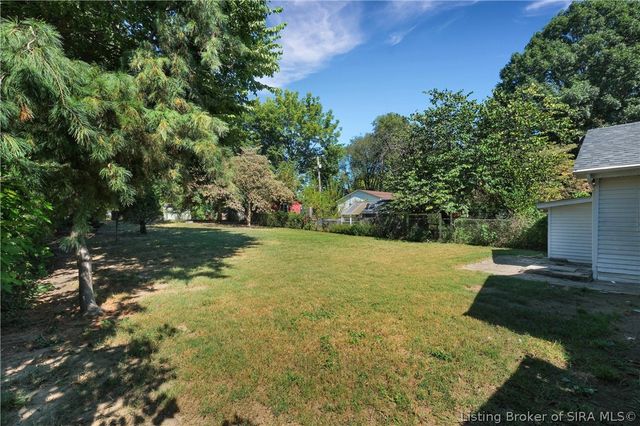 208 E Park Place, Jeffersonville, IN 47130