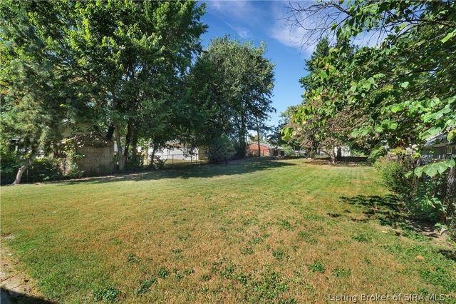 208 E Park Place, Jeffersonville, IN 47130