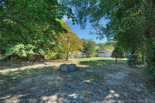 208 E Park Place, Jeffersonville, IN 47130