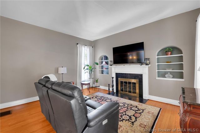 208 E Park Place, Jeffersonville, IN 47130