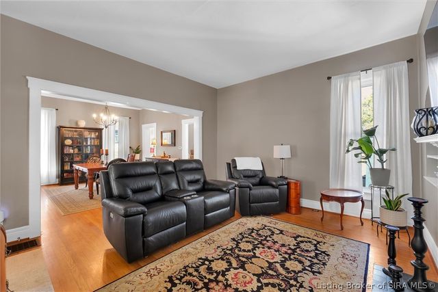 208 E Park Place, Jeffersonville, IN 47130