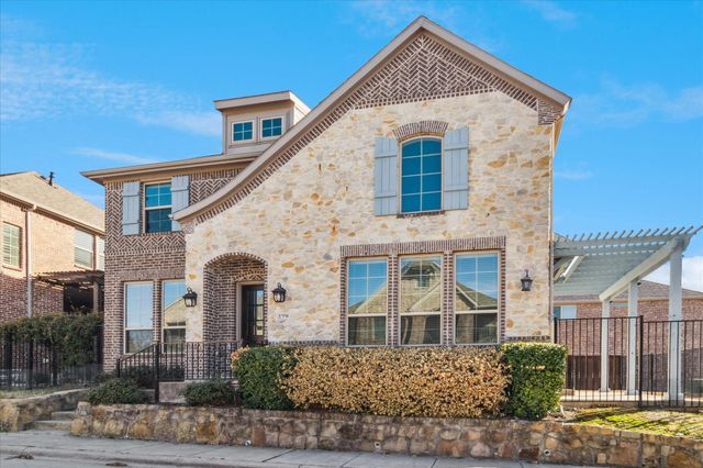 279 Moorland Drive, Richardson, TX 75080
