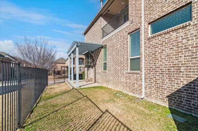 279 Moorland Drive, Richardson, TX 75080