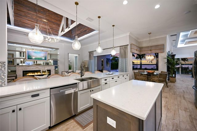 664 REGATTA WAY, Bradenton, FL 34208