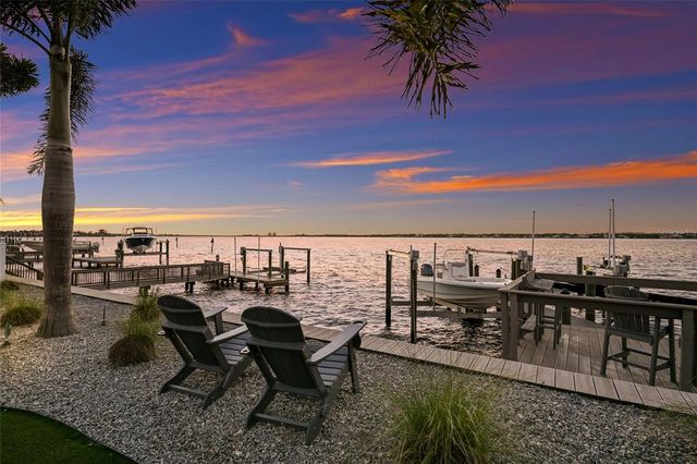 664 REGATTA WAY, Bradenton, FL 34208