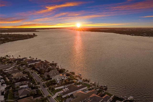 664 REGATTA WAY, Bradenton, FL 34208