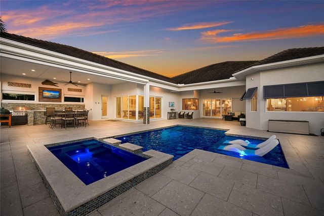 664 REGATTA WAY, Bradenton, FL 34208