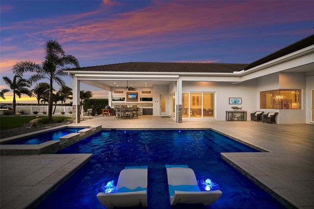 664 REGATTA WAY, Bradenton, FL 34208