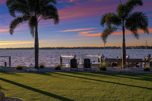 664 REGATTA WAY, Bradenton, FL 34208