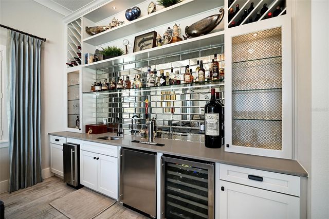 664 REGATTA WAY, Bradenton, FL 34208