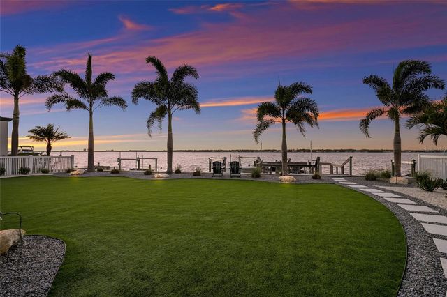 664 REGATTA WAY, Bradenton, FL 34208