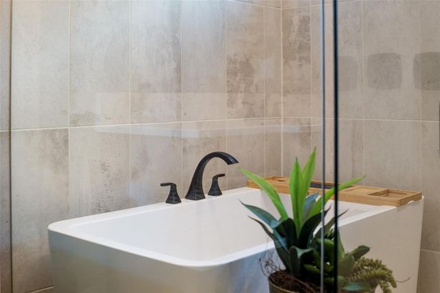 664 REGATTA WAY, Bradenton, FL 34208