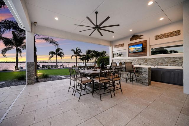 664 REGATTA WAY, Bradenton, FL 34208