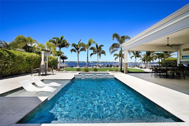 664 REGATTA WAY, Bradenton, FL 34208