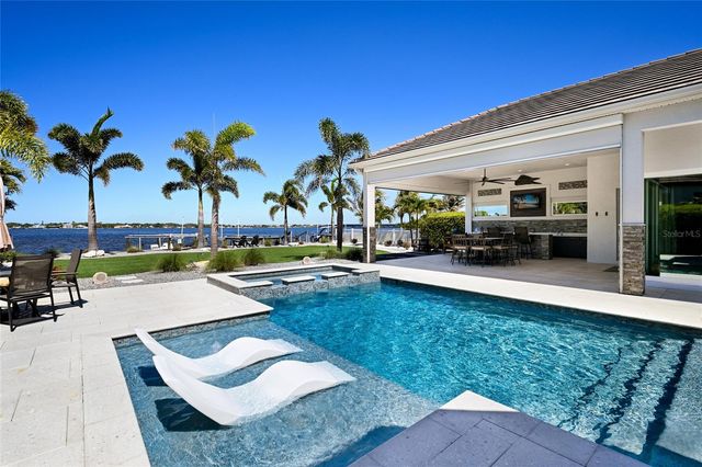 664 REGATTA WAY, Bradenton, FL 34208