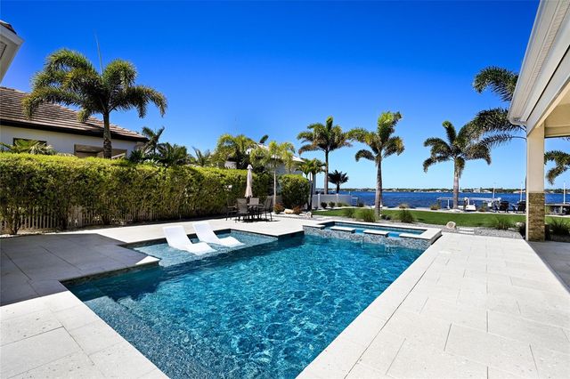 664 REGATTA WAY, Bradenton, FL 34208