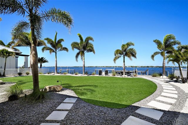 664 REGATTA WAY, Bradenton, FL 34208