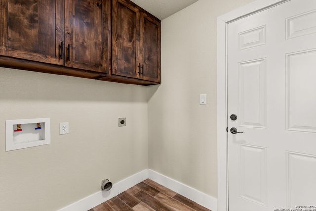 1239 Hallmark, Canyon Lake, TX 78133