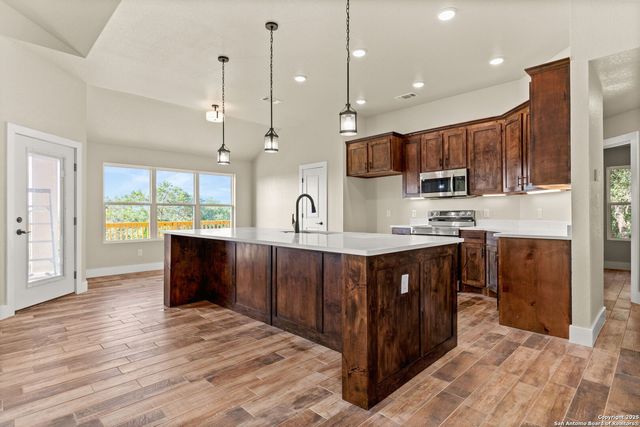 1239 Hallmark, Canyon Lake, TX 78133