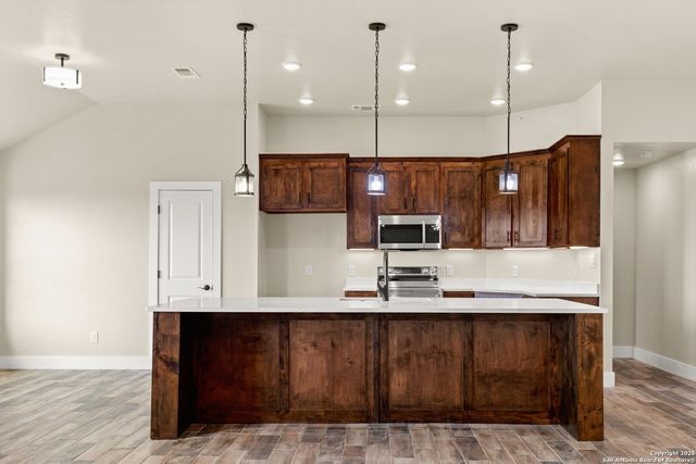 1239 Hallmark, Canyon Lake, TX 78133